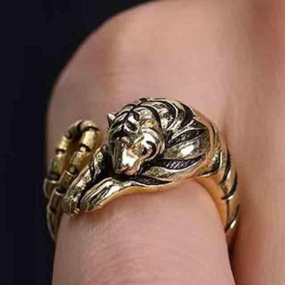 NEW Gold-Tone Tiger Wrap Ring - Size 7 & adjustable - Picture 3 of 10